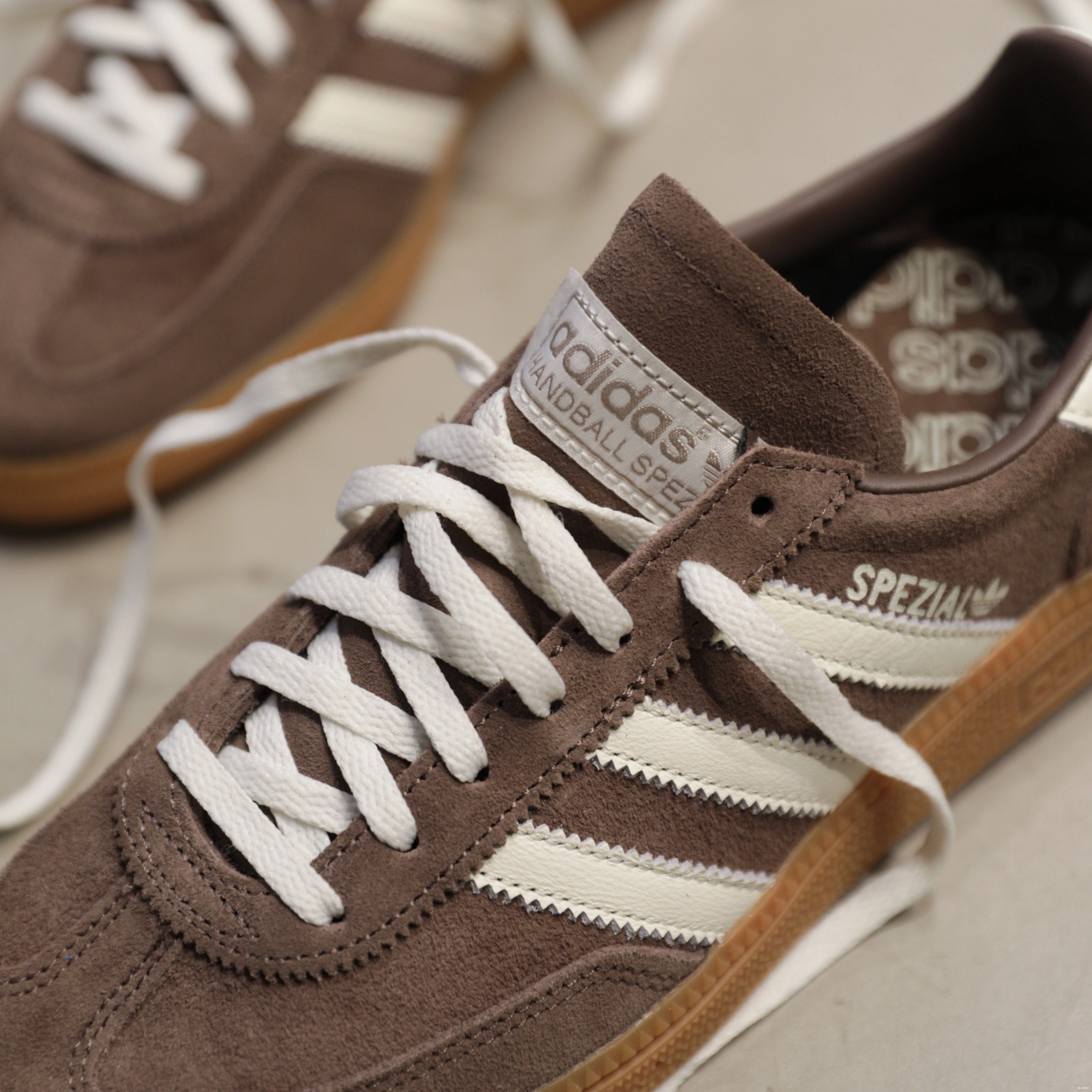 Spezial Strata W Gum Earth adidas Handball 0708